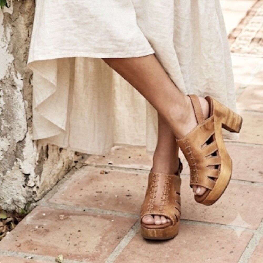 Free People Bed Stu Tessa Clogs Size 6.5 Tan Leather & Wood Rustic Boho Indie